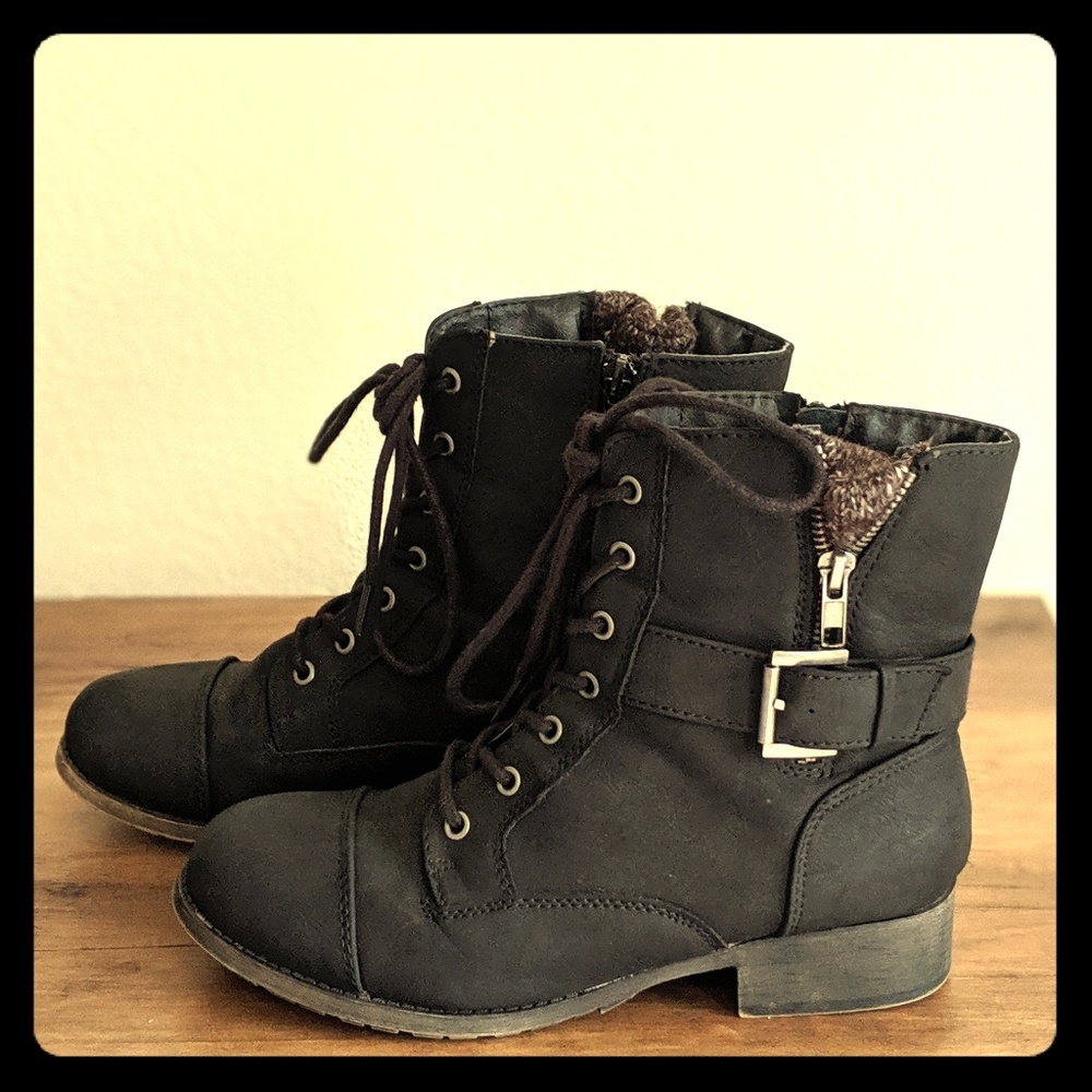 Black lace up booties so comfy